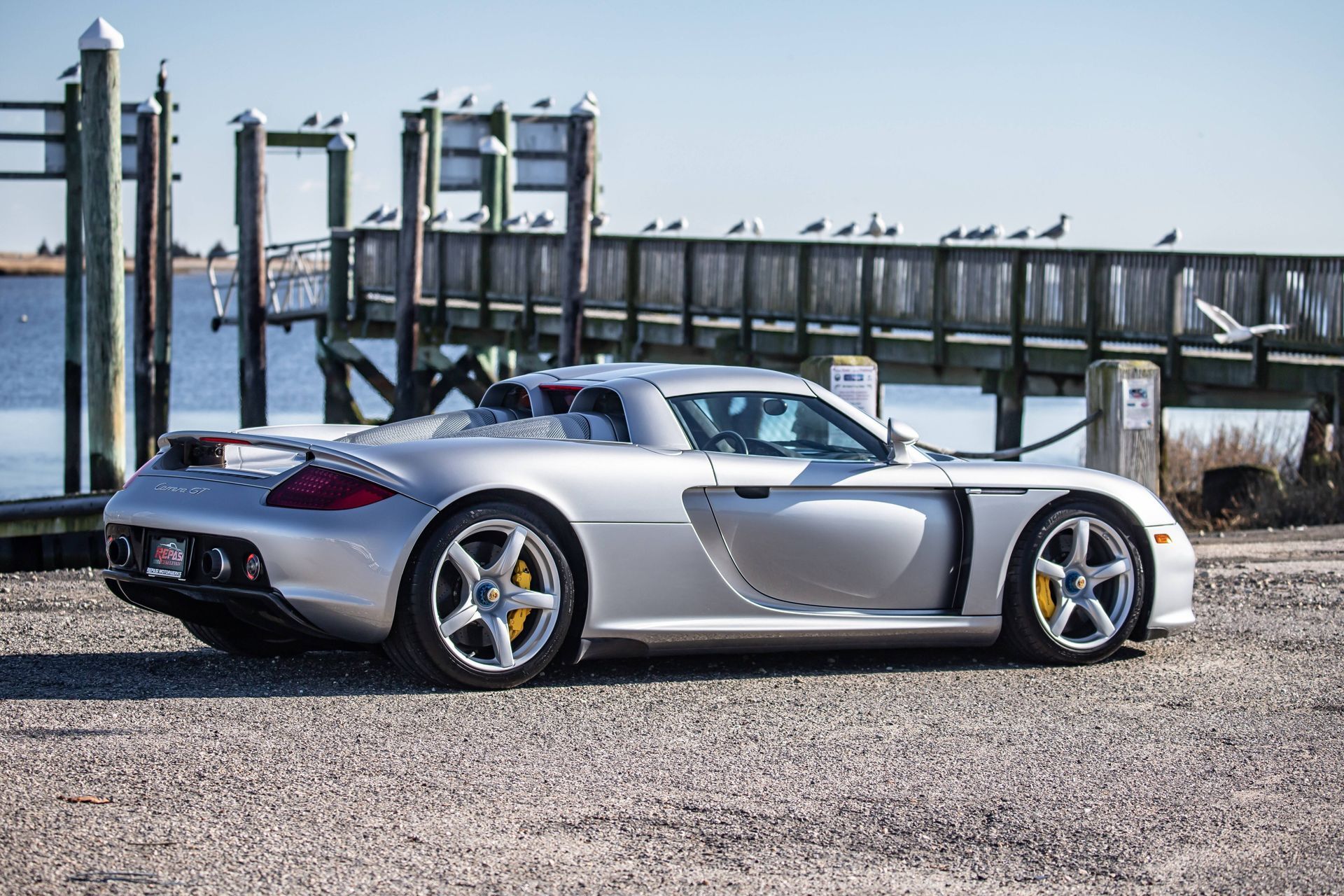 В продаже появилась Porsche Carrera GT с особым декором4