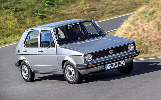 Volkswagen Golf отмечает 50-летие с момента запуска в производство