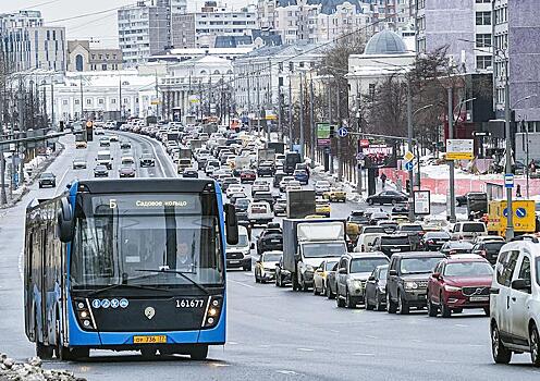 «Желтый» уровень погодной опасности объявили в Москве