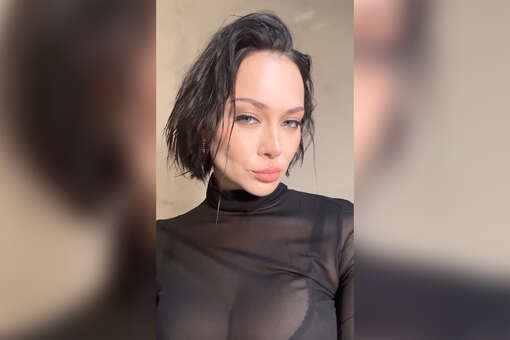 Актриса Настасья Самбурская выложила видео в прозрачном платье1