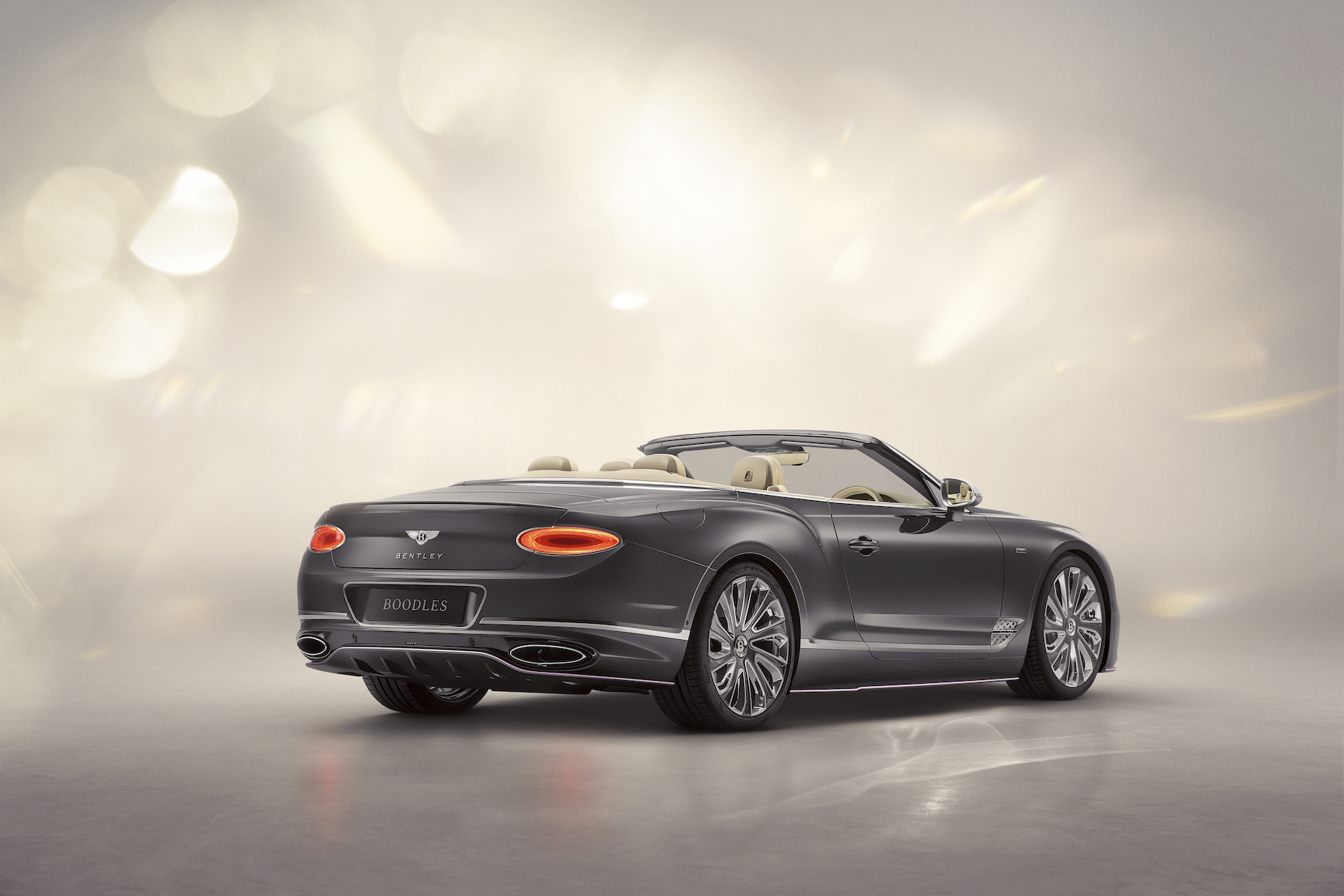 Bentley украсила Continental GTC золотом и бриллиантами2