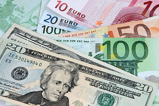 Евро может упасть до паритета с долларом