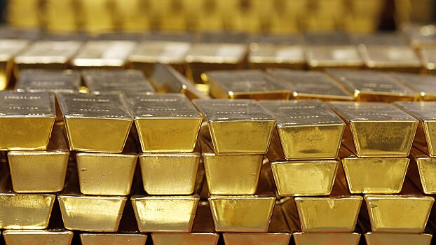Цены на золото впервые превысили $2,4 тыс. за тройскую унцию