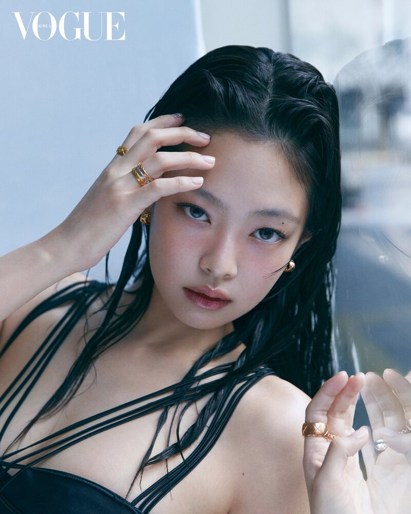 Дженни из BLACKPINK на обложке южнокорейского Vogue3