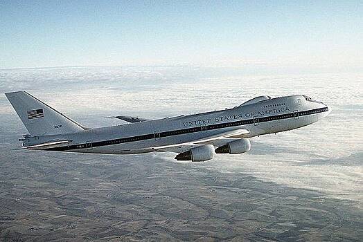 Эксперт рассказал о планах США получить «самолет Судного дня» без GPS