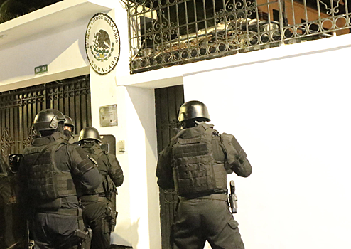 Эквадор назвал штурм посольства Мексики защитой своего суверенитета