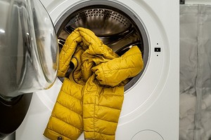 Как убрать жирные пятна с куртки в домашних условиях: 11 способов0