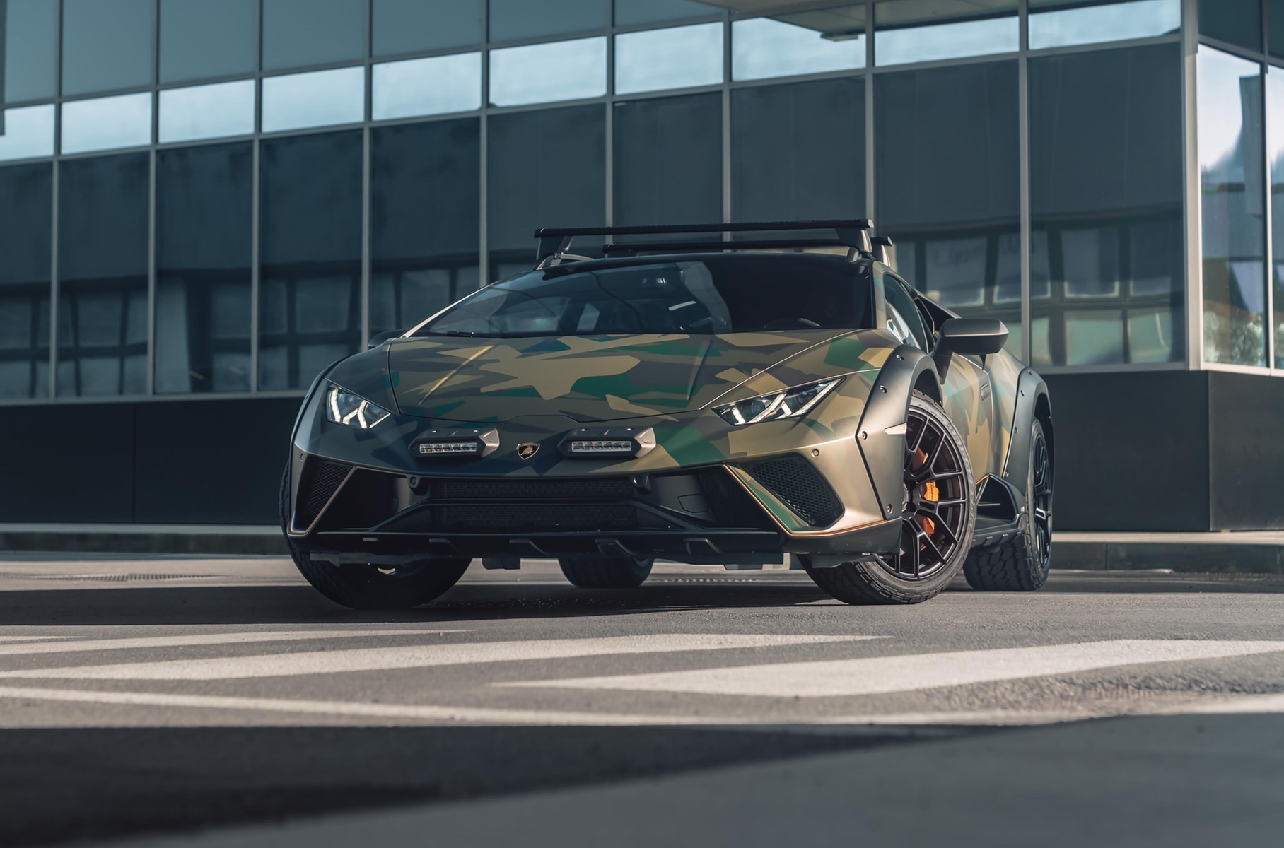 Lamborghini Huracan Sterrato получил спецверсию в камуфляже6