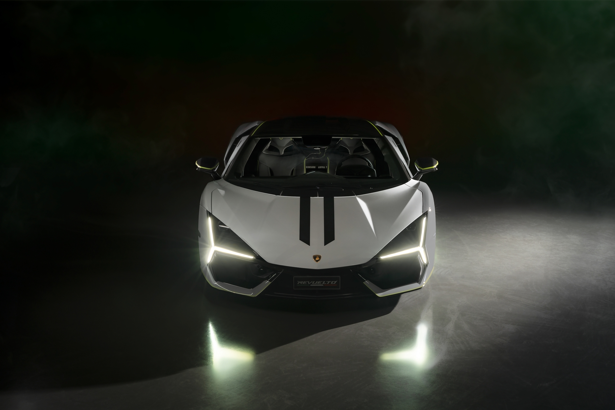 Lamborghini показала эксклюзивный суперкар Revuelto4