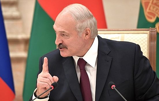 Лукашенко раскритиковал пышные выпускные