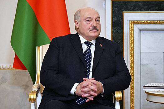 Лукашенко обвинил Запад в превращении Украины в наркомана