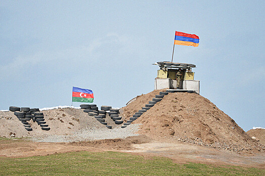 Азербайджан обвинил Армению в обстреле своих позиций на границе