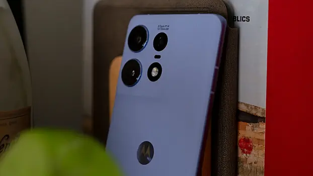 Motorola выпустила смартфон с уникальными возможностями камеры и дисплея