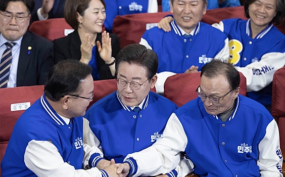 На выборах в парламент Южной Кореи победила оппозиция