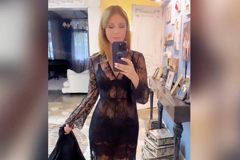 Наталья Подольская вышла в свет в прозрачном платье1