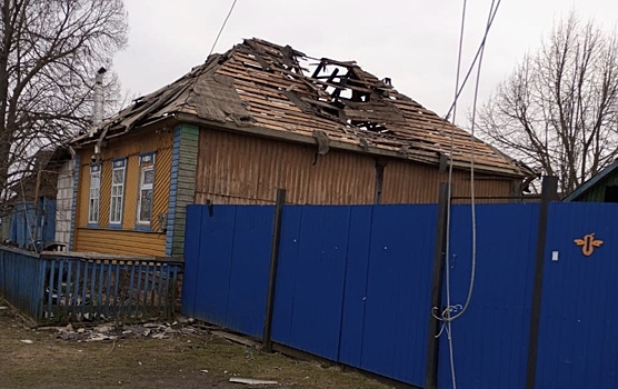 Два дрона-камикадзе атаковали жилые дома в Курской области