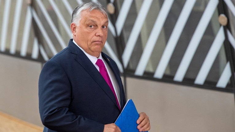 Пока вы не уснули: Кремль о снятии санкций с олигархов и требование об отставке Орбана4