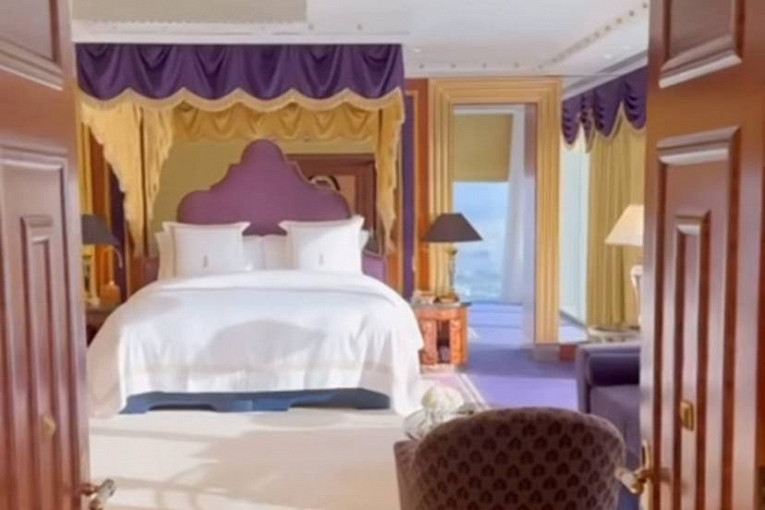 Раскрыта стоимость отпуска Ксении Собчак в одном из самых дорогих отелей Дубая1