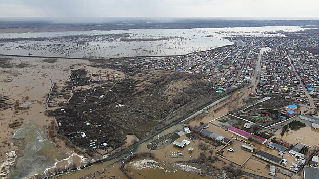 В Орске засыпали основное место прорыва дамбы