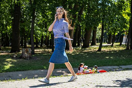 Российская стилистка предрекла трем предметам гардероба выход из моды летом