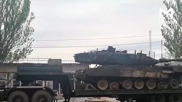 Российские бойцы эвакуировали в тыл захваченный у ВСУ Leopard 2