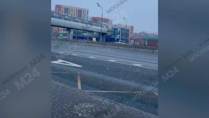 Снег пошел в Москве 6 апреля1