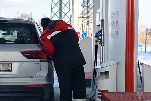 «Ъ» сообщил о сокращении производства бензина в России в последнюю неделю марта