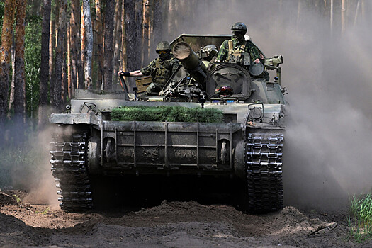 Танки Т-90А уничтожили укрепления и блиндажи ВСУ на купянском направлении