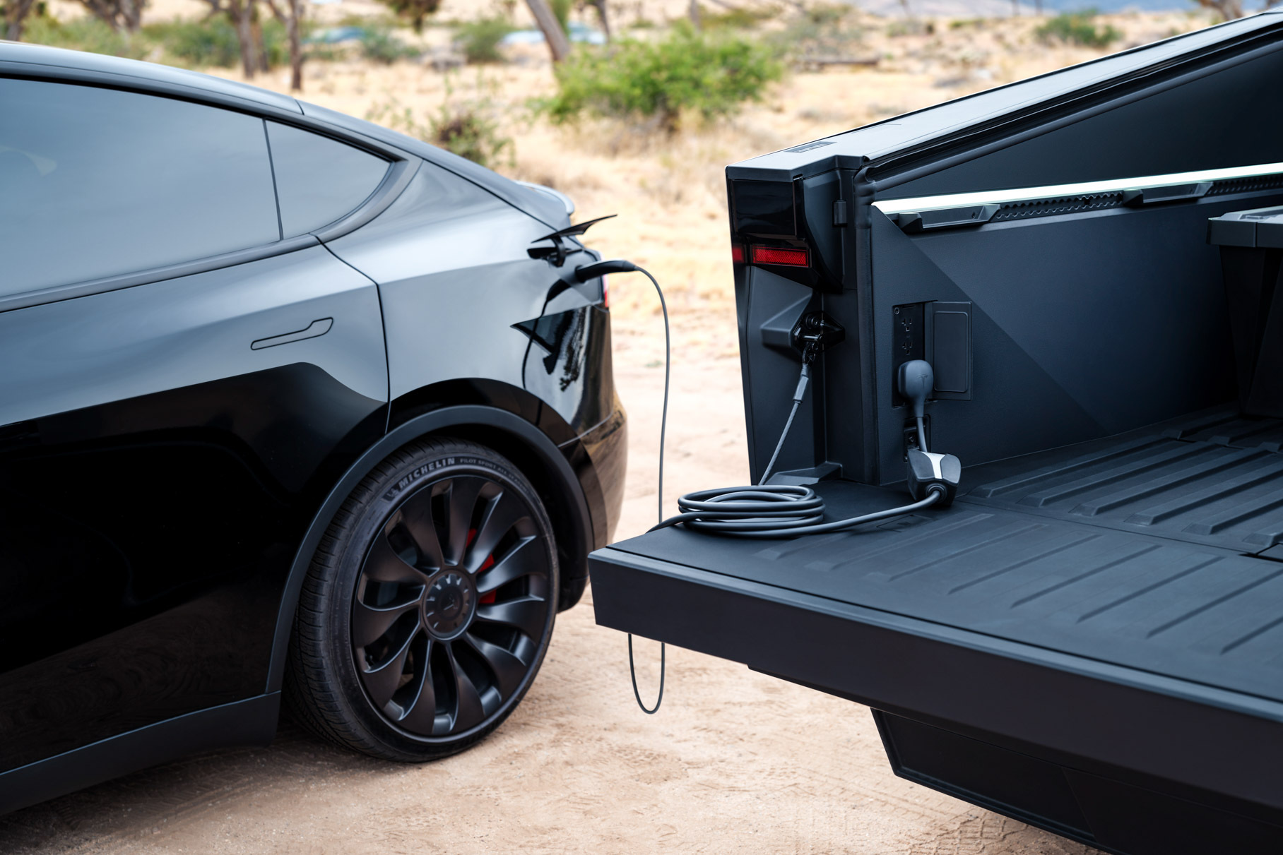 Тест-драйв Tesla Cybertruck: хайп-мобиль из будущего43