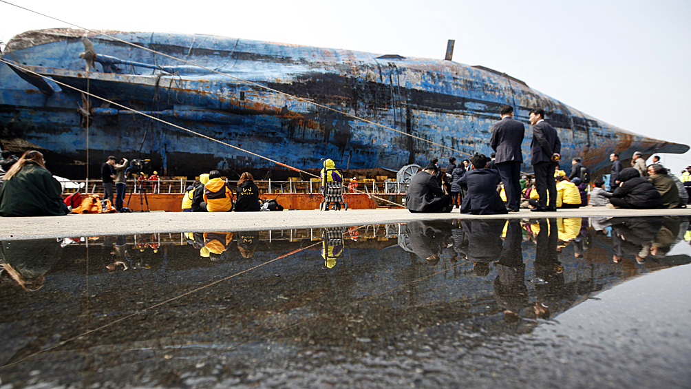 Останки затонувшего южнокорейского пассажирского парома «Севоль» после его подъема, 2017 год