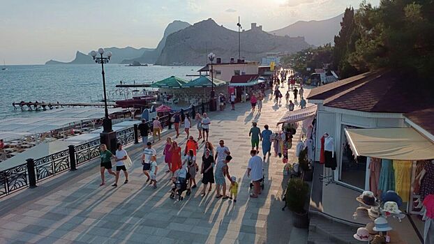 Туристам предложили морской круиз в невесомости и вагоны-солярии в Крым