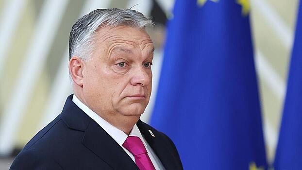 Тысячи венгров потребовали отставки Орбана