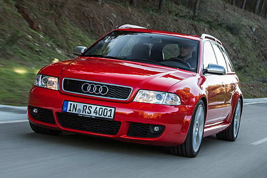 Убойный старенький «сарай»: 10 фактов про Audi RS4 Avant quattro