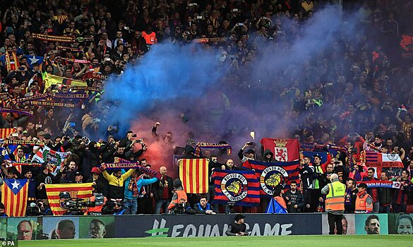 УЕФА оштрафовал «Барселону» за расизм болельщиков на матче с ПСЖ