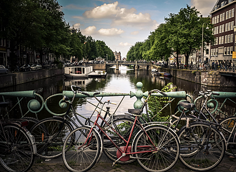 В Амстердаме запретили строить отели из-за наплыва туристов
