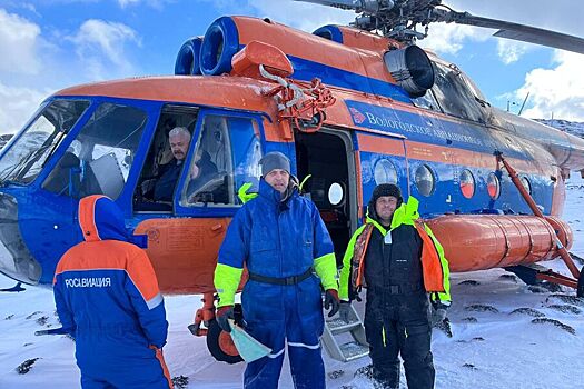 В Баренцевом море двое рыбаков потерпели бедствие