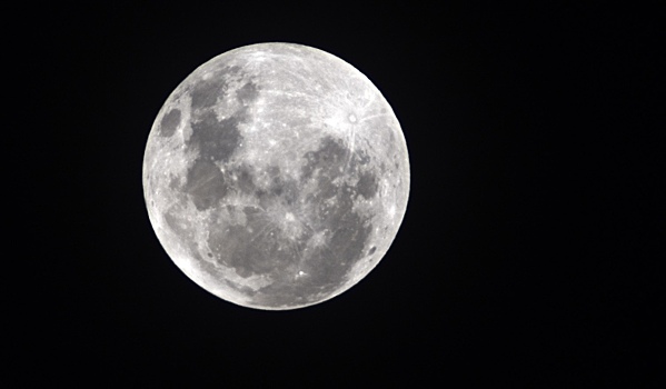 В РАН подготовили программу исследования Луны до 2050 года