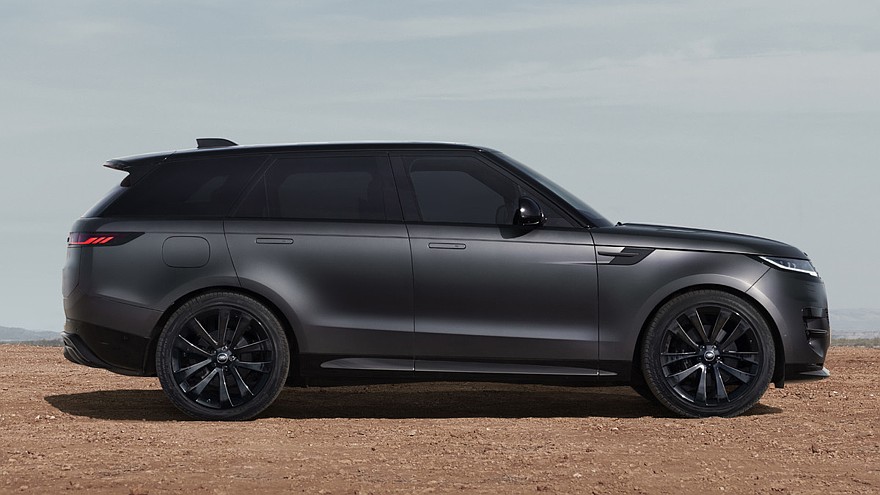 Внедорожник Range Rover Sport обзавёлся новой тёмной версией3