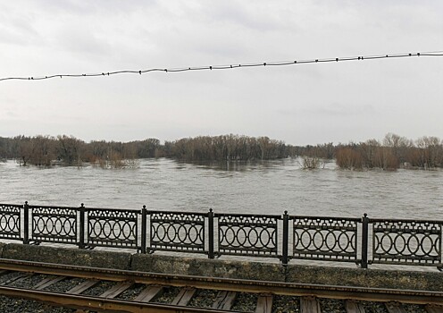 Высота воды в реке Урал побила рекорд 82-летней давности
