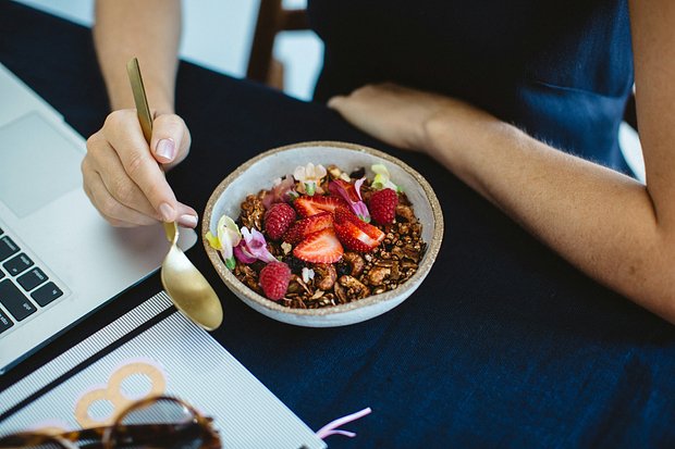 Завтрак — главный прием пищи за день. Как завтракать правильно, а что есть ни в коем случае нельзя?2