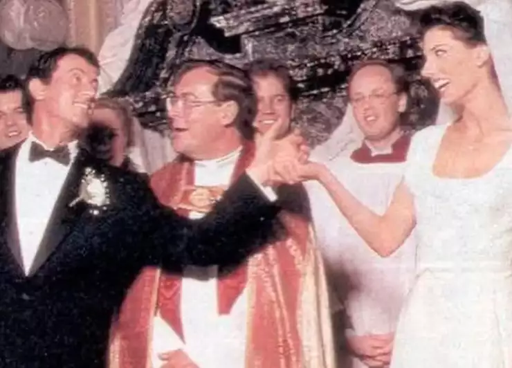 «27 лет с любовью моей жизни»: Сталлоне опубликовал редкие свадебные фото1
