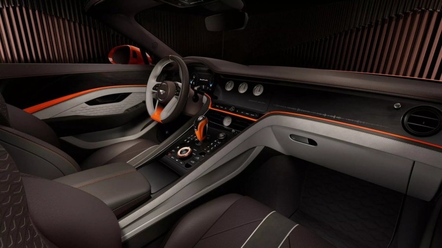 Bentley Batur с двухместным открытым кузовом будет выпущен в количестве 16 экземпляров1