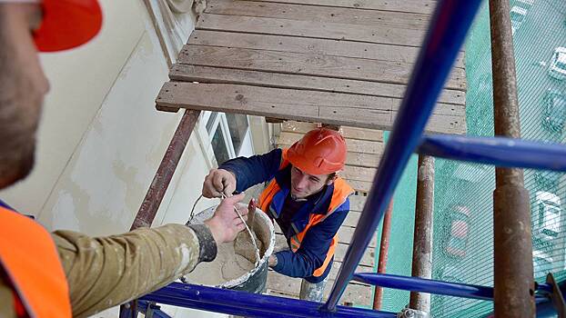 Более 60 ветхих построек восстановили в Москве с начала года