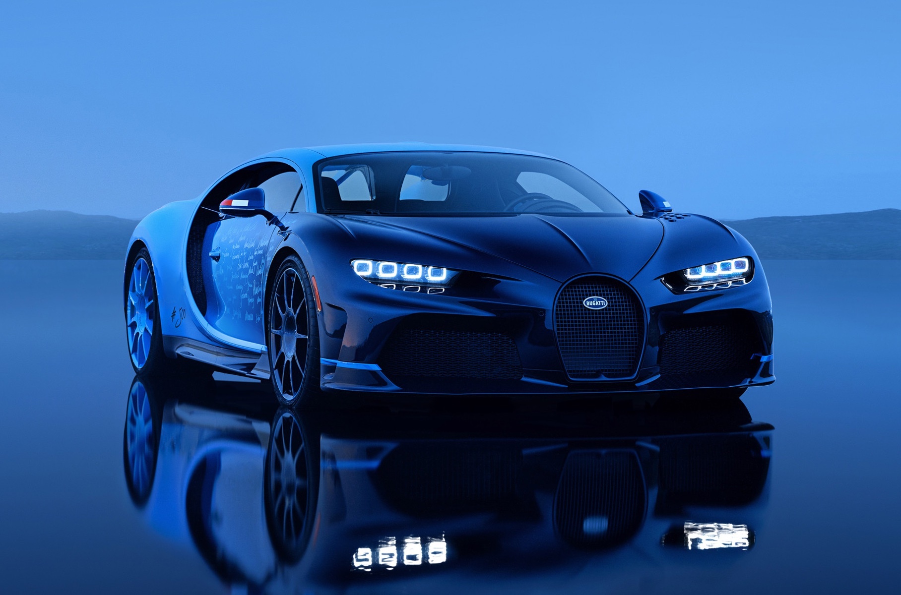 Bugatti представила финальный Chiron0