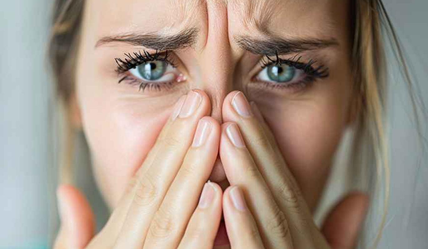 Что делать, если чешутся глаза: причины неприятных симптомов, способы их лечения