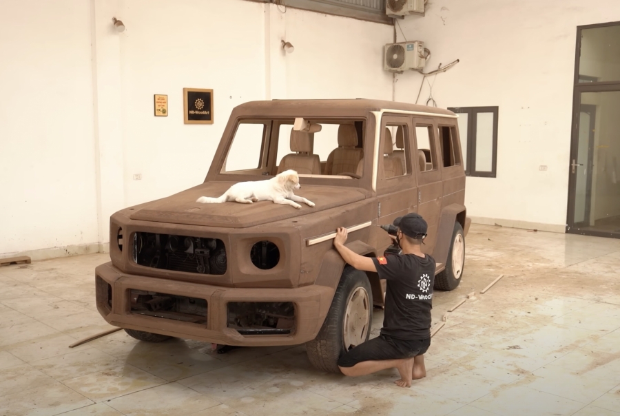 Деревянная реплика Mercedes-AMG G63, которая скрывает Mitsubishi Pajero1