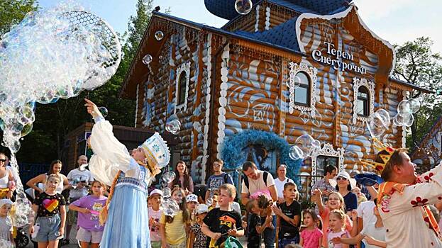 Детский конкурс талантов пройдет в московской усадьбе Деда Мороза