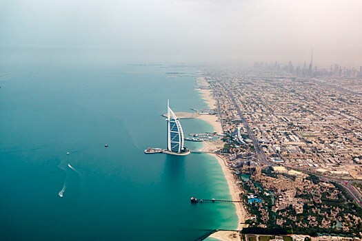 Дубайские магазины превратились в duty-free для туристов