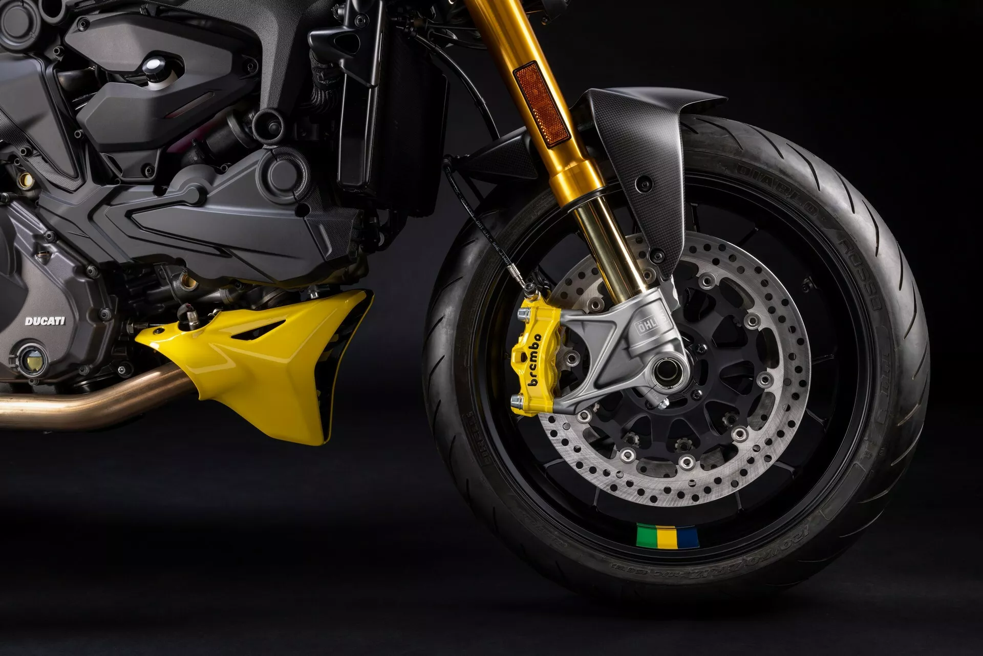 Ducati сделала особый мотоцикл в честь Айртона Сенны9