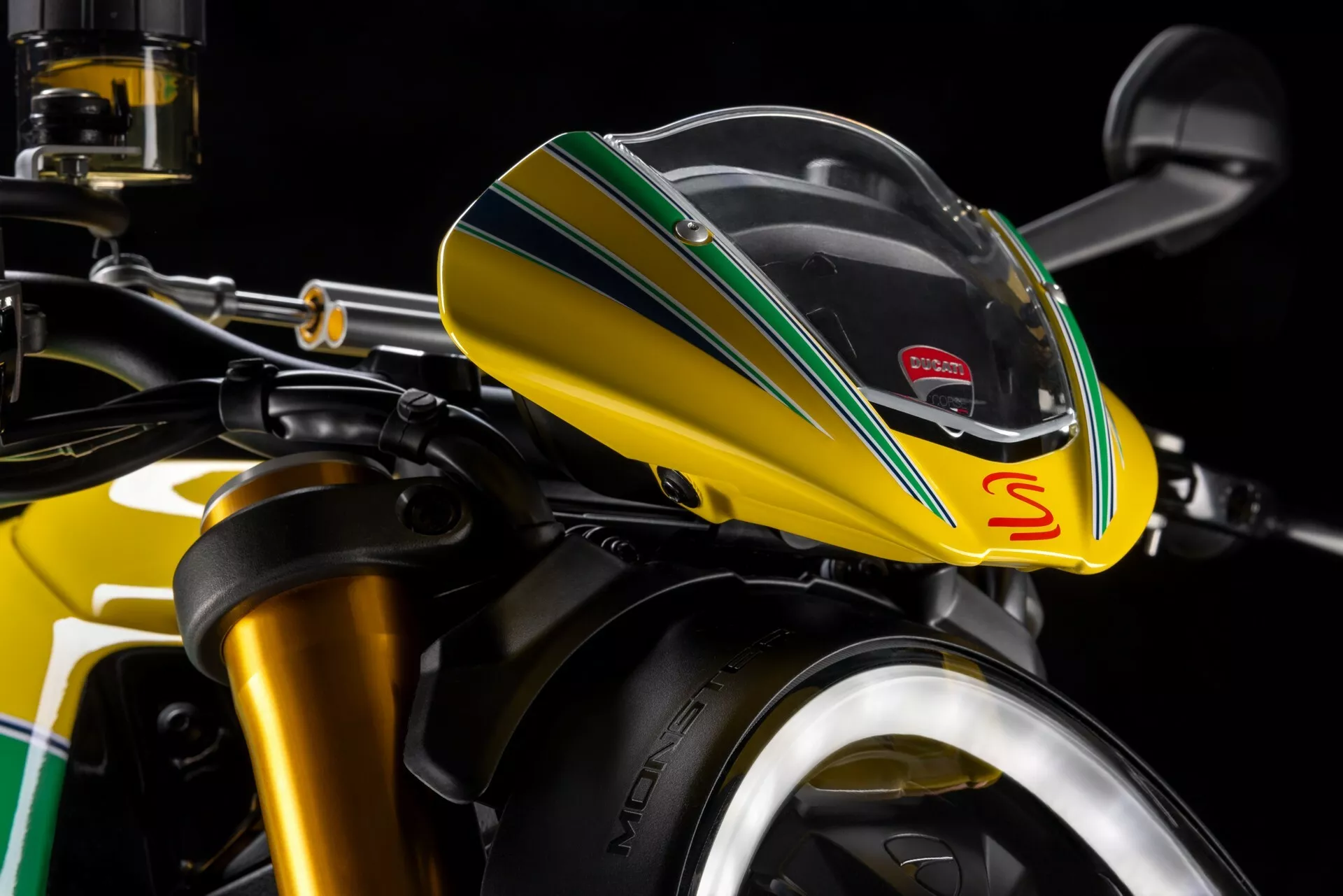 Ducati сделала особый мотоцикл в честь Айртона Сенны7